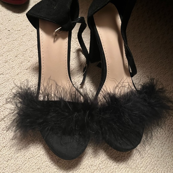 Black fluffy heals. Size 6.5 never worn before - Picture 3 of 3